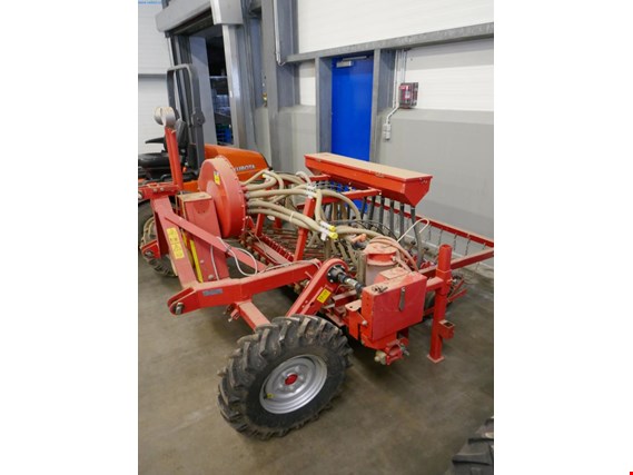 Used Kverneland Miniair S Seeder for Sale (Auction Premium) | NetBid Industrial Auctions