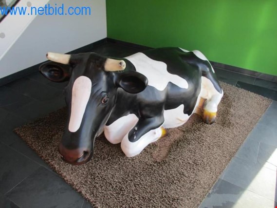 Used Decoration cow for Sale (Auction Premium) | NetBid Industrial Auctions