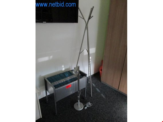 Used Coat rack for Sale (Auction Premium) | NetBid Industrial Auctions