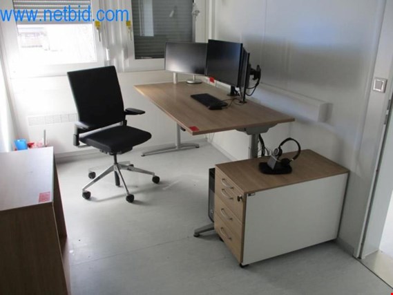 Used Assmann Canvaro STS 2 electric height adjustable desks for Sale (Auction Premium) | NetBid Industrial Auctions