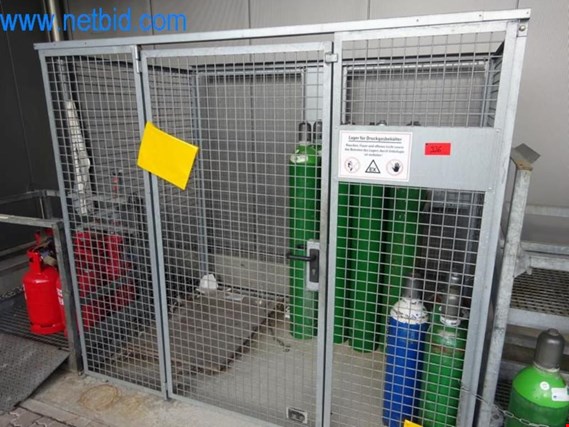 Used Bauer Gas cylinder enclosure (WITHOUT contents!) for Sale (Auction Premium) | NetBid Industrial Auctions