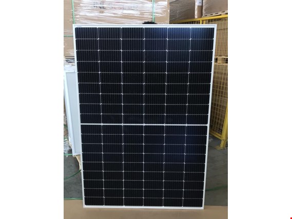 Photovoltaic systems from a cancelled large project contract