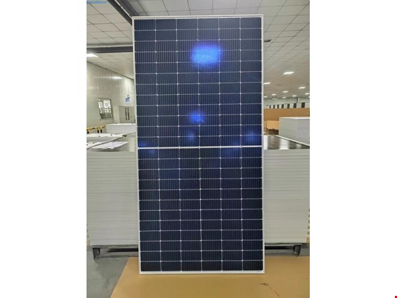 Used 1 Posten 550 Watt - Photovoltaik-Module, 341,0 kWp (620 Stück) for Sale (Trading Premium) | NetBid Industrial Auctions