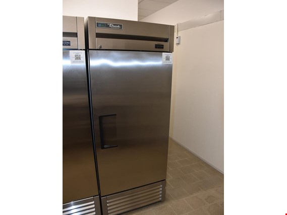 Used True T-23-HC Gastro refrigerator - surcharge with reservation for Sale (Auction Premium) | NetBid Industrial Auctions