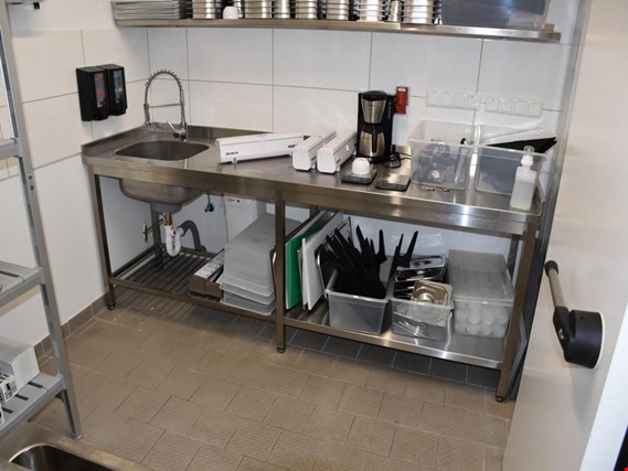Stainless steel worktable - surcharge subject to change (Auction Premium) | NetBid España