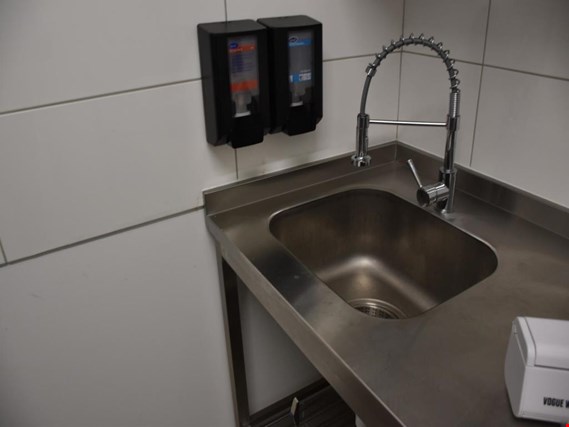 Used 2 Soap dispenser - surcharge with reservation for Sale (Auction Premium) | NetBid Industrial Auctions