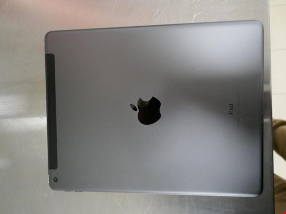 Used Apple iPad A2604 Tablet - surcharge with reservation for Sale (Auction Premium) | NetBid Industrial Auctions