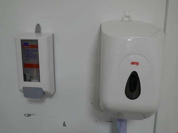 Used Jantex Towel dispenser - surcharge with reservation for Sale (Auction Premium) | NetBid Industrial Auctions