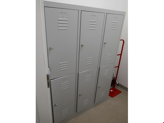 Used Personnel locker - surcharge with reservation for Sale (Auction Premium) | NetBid Industrial Auctions