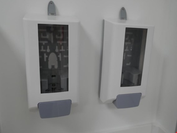 2 Soap dispenser - surcharge with reservation (Auction Premium) | NetBid ?eská republika