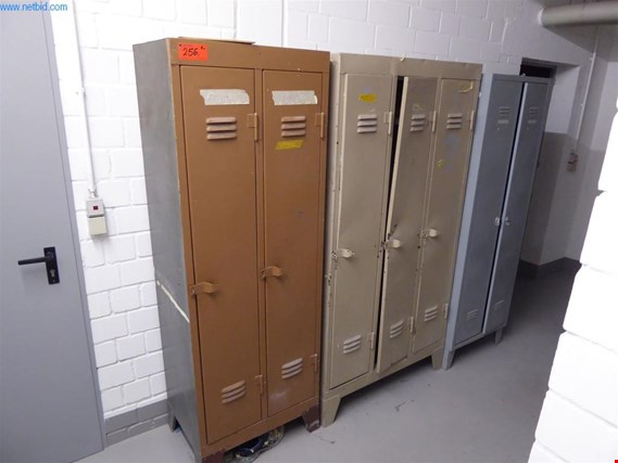 Used 6 Clothes lockers for Sale (Trading Premium) | NetBid Industrial Auctions