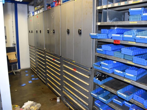 Used SSI Schäfer 27 lfm. Metal shelving for Sale (Auction Premium) | NetBid Industrial Auctions