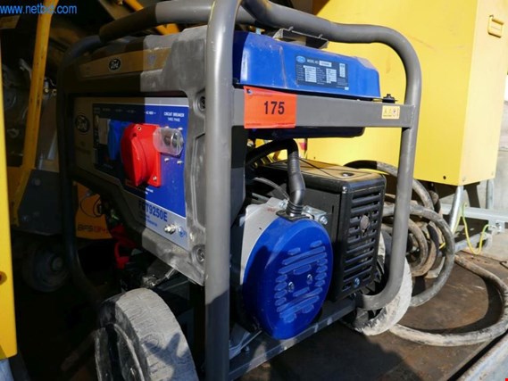 Used Ford FGT9250E mobile emergency power generator for Sale (Auction Premium) | NetBid Industrial Auctions