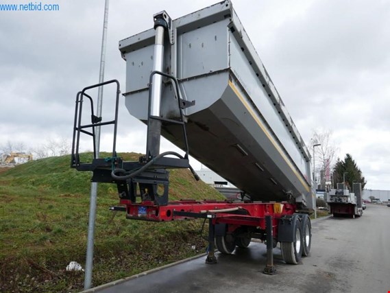 Used Kögel SKM18 2-axle semitrailer dump body for Sale (Auction Premium) | NetBid Industrial Auctions