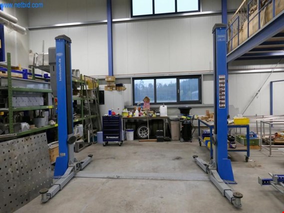 Used Twin Busch TW250 2 pillar lift for Sale (Auction Premium) | NetBid Industrial Auctions