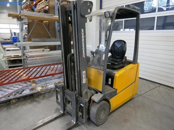 Used Jungheinrich Electric 3 Wheel Forklift for Sale (Auction Premium) | NetBid Industrial Auctions