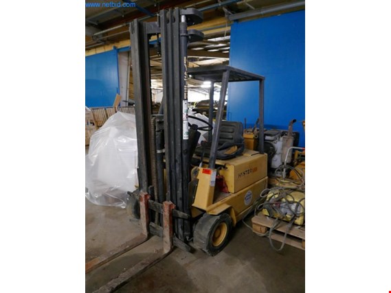 Used Hyster 1.50 XL Electric Forklift for Sale (Auction Premium) | NetBid Industrial Auctions