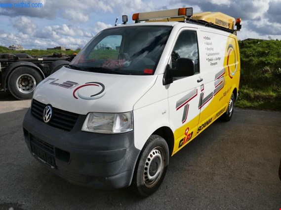 Volkswagen T5 geschlossener Kasten Vehículo de escolta para el transporte pesado de mercancías (Auction Premium) | NetBid España