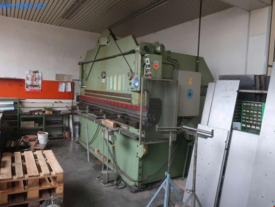 Used Ed. Paskowsky AP110 Turning bench for Sale (Auction Premium) | NetBid Industrial Auctions