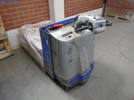 Used Armanni Electric low-floor trolley (5) for Sale (Trading Premium) | NetBid Industrial Auctions