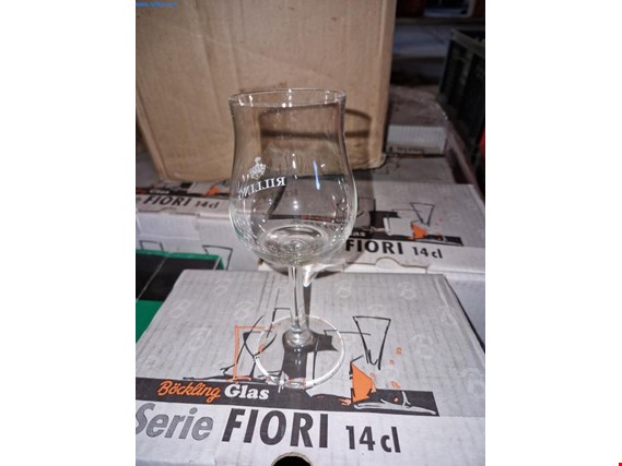Used Lot of champagne glasses for Sale (Trading Premium) | NetBid Industrial Auctions