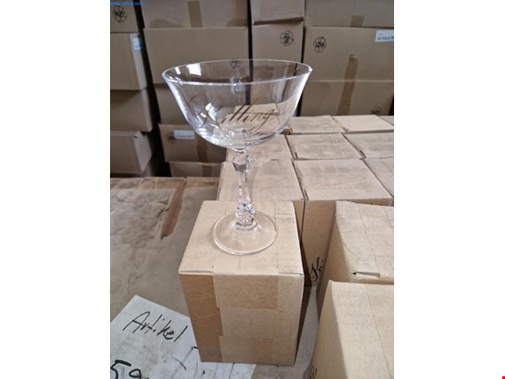 Used Lot of champagne flutes for Sale (Trading Premium) | NetBid Industrial Auctions