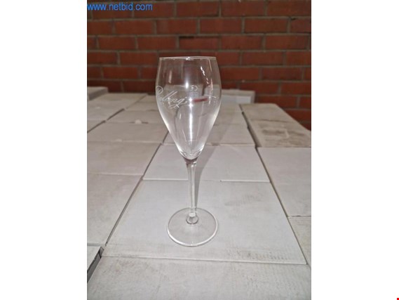 Lot of champagne glasses kupisz używany(ą) (Trading Premium) | NetBid Polska