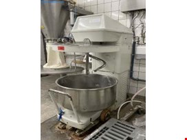 Bakery production machines and equipment for a pastry shop
