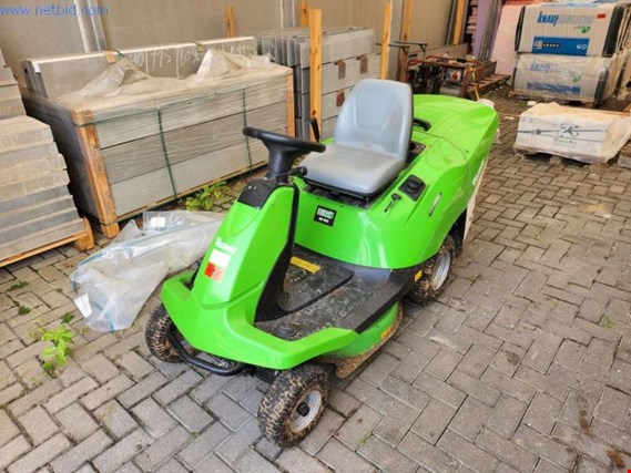 Used Viking R4 MR 4082 Ride-on mower for Sale (Auction Premium) | NetBid Industrial Auctions