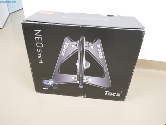 Used TACX NEO Smart Fahrrad Indoor Trainer for Sale (Trading Premium) | NetBid Industrial Auctions