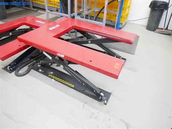 Used Stier HTF-U Electric scissor lift for Sale (Online Auction) | NetBid Industrial Auctions