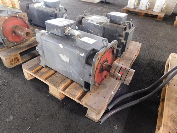 Used Siemens 1PH4163-4HF56-Z 3-phase electric motor for Sale (Auction Premium) | NetBid Industrial Auctions