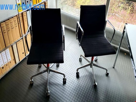 Vitra EA117 2 Kancelářské otočné židle (Auction Premium) | NetBid ?eská republika