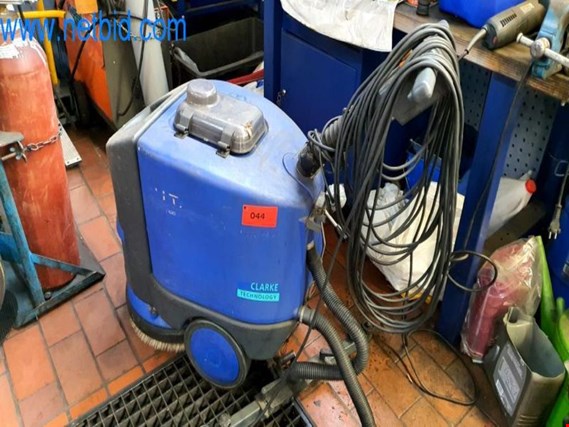Used Nilfisk Scrubbing-suction machine for Sale (Auction Premium) | NetBid Industrial Auctions