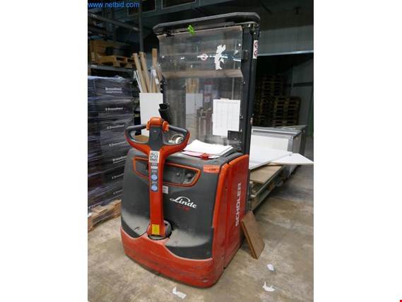 Used Linde L14 Electric pedestrian pallet truck for Sale (Online Auction) | NetBid Industrial Auctions