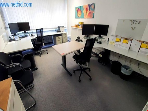 2 Schreibtisch-Winkelkombination gebraucht kaufen (Online Auction) | NetBid Industrie-Auktionen