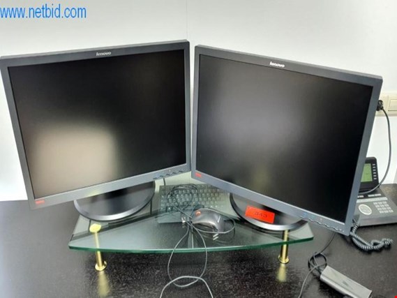 Used Lenovo 4 24" monitors for Sale (Auction Premium) | NetBid Industrial Auctions