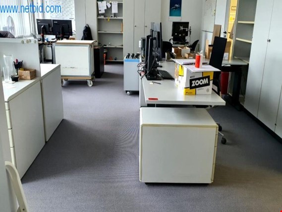 Used 4 Desk combinations for Sale (Auction Premium) | NetBid Industrial Auctions