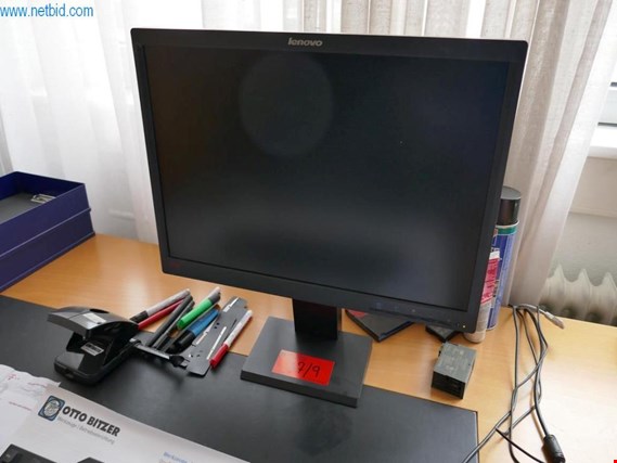 Used Lenovo ThinkVision 22" monitor for Sale (Auction Premium) | NetBid Industrial Auctions