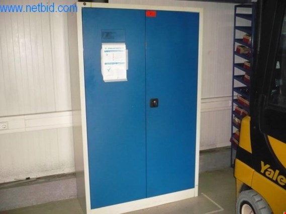 Used 2-door tool cabinet for Sale (Auction Premium) | NetBid Industrial Auctions