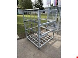 Armazón de metal galvanizado con soportes horizontales para estantes