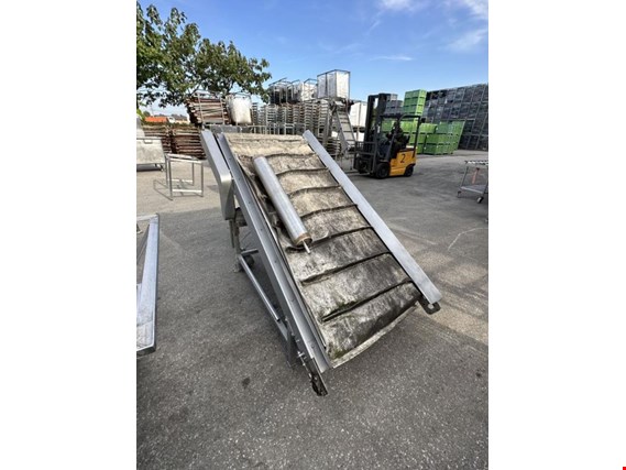 Used Stainless steel inclined conveyor belt - elevator with PU belt with partitions for Sale (Auction Premium) | NetBid Industrial Auctions