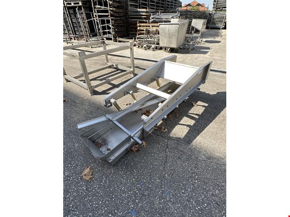 Used KEY Stainless steel vibratory feeder without electric motors for Sale (Auction Premium) | NetBid Industrial Auctions