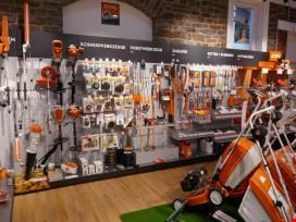 Stihl-Werkzeughandel mit neuen Maschinen, Gartenbau, Forsttechnik
