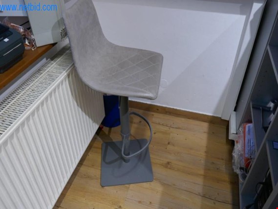 Used 2 Bar stool for Sale (Auction Premium) | NetBid Industrial Auctions