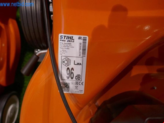 Stihl RMA 253.0 Akumulátorová sekačka na trávu (Auction Premium) | NetBid ?eská republika