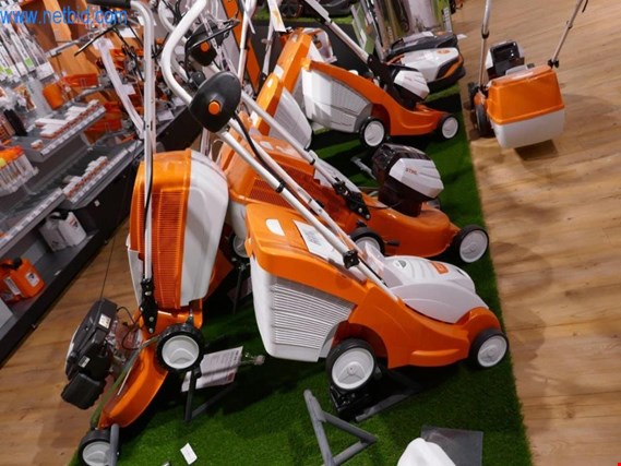 Used Stihl RMA 339.0 Set Cordless lawn mower for Sale (Auction Premium) | NetBid Industrial Auctions