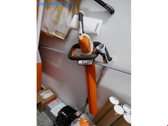 Used Stihl HSA 45 Cordless hedge trimmer for Sale (Auction Premium) | NetBid Industrial Auctions