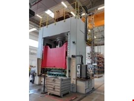 Hydraulic press with additional equipment