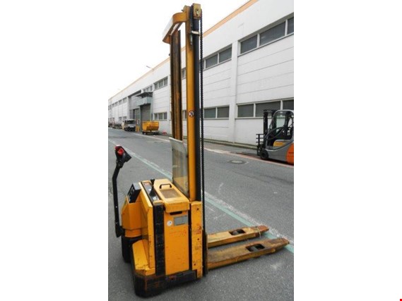 Used Jungheinrich Ameise Jungheinrich electric pedestrian stacker for Sale (Trading Premium) | NetBid Industrial Auctions